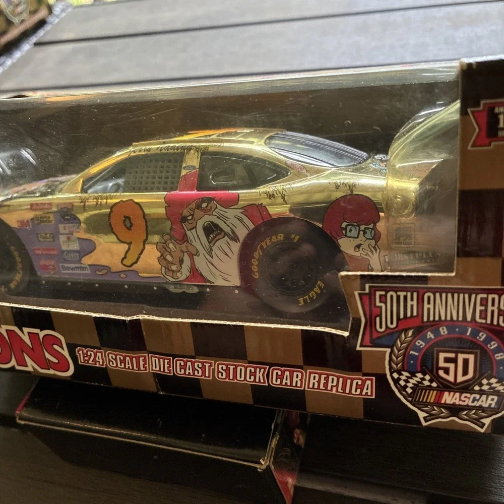 Racing Champions 1:24 NASCAR - SCOOBY DOO #9 Gold Series Diecast Car /1 of 2,500